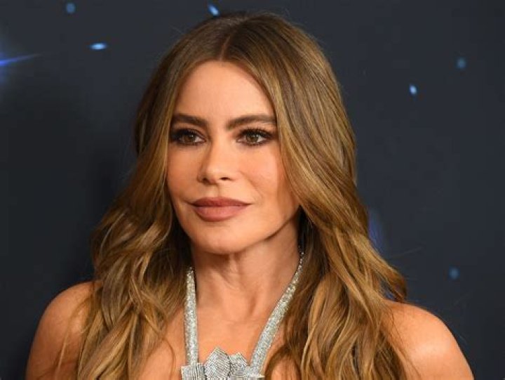 Sofia Vergaras Sexy Pic Why She Posted Her Thong Bikini Photo Hollywood Life |