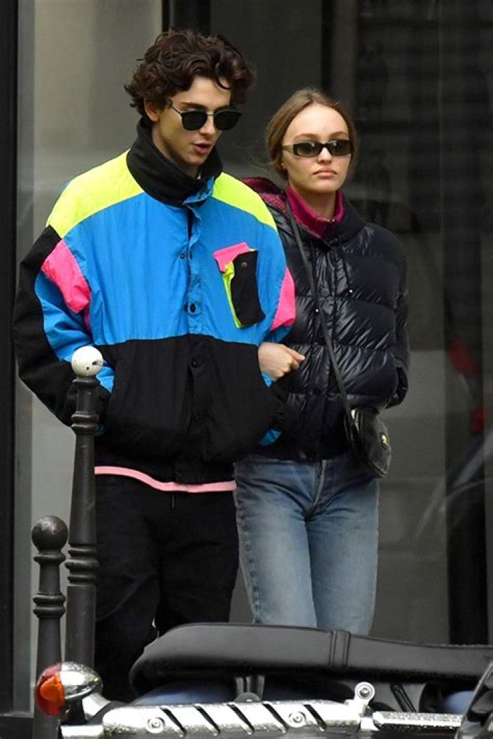 Stroll Arm-In-Arm In Pics Hollywood Life |